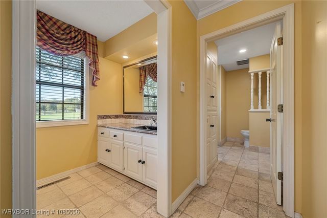 1303 S Hwy 96, Lavaca, AR 72941