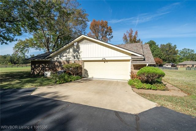 1303 S Hwy 96, Lavaca, AR 72941