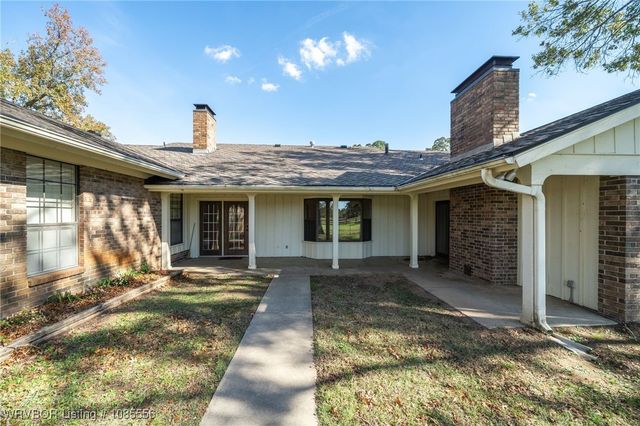 1303 S Hwy 96, Lavaca, AR 72941