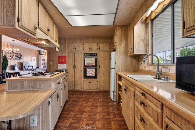 24921 Muirlands Boulevard 32, Lake Forest, CA 92630