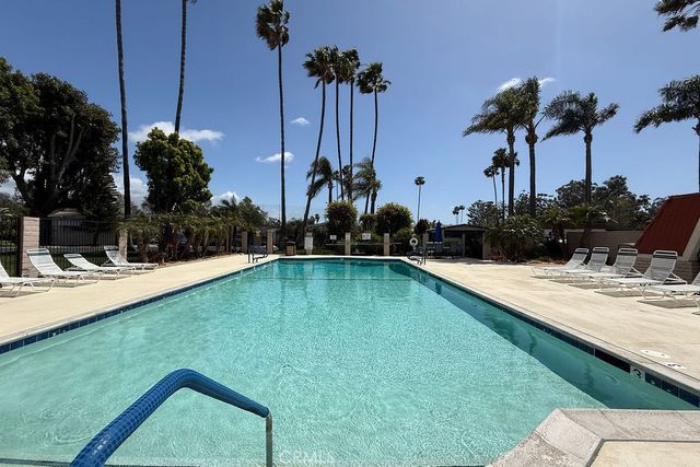 24921 Muirlands Boulevard 32, Lake Forest, CA 92630