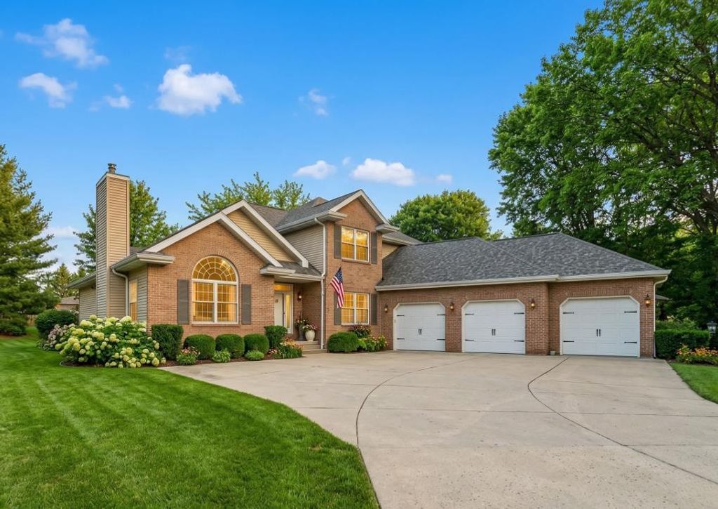 3545 Orvold Park Drive, Mcfarland, WI 53558