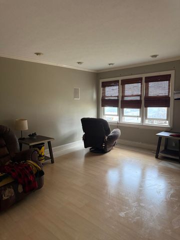 2331 S Missouri Avenue, Springfield, MO 65807