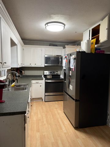 2331 S Missouri Avenue, Springfield, MO 65807