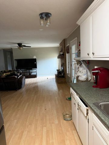 2331 S Missouri Avenue, Springfield, MO 65807