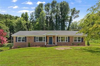 4332 Mashie Drive, Pfafftown, NC 27040