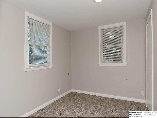 6912 Seward Street, Omaha, NE 68104