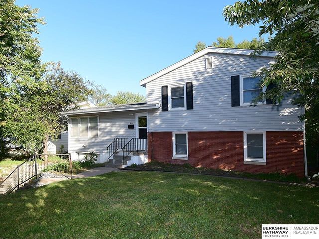 6912 Seward Street, Omaha, NE 68104