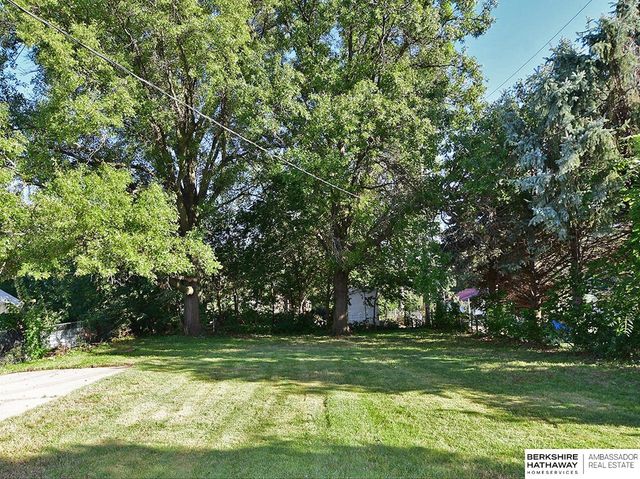 6912 Seward Street, Omaha, NE 68104