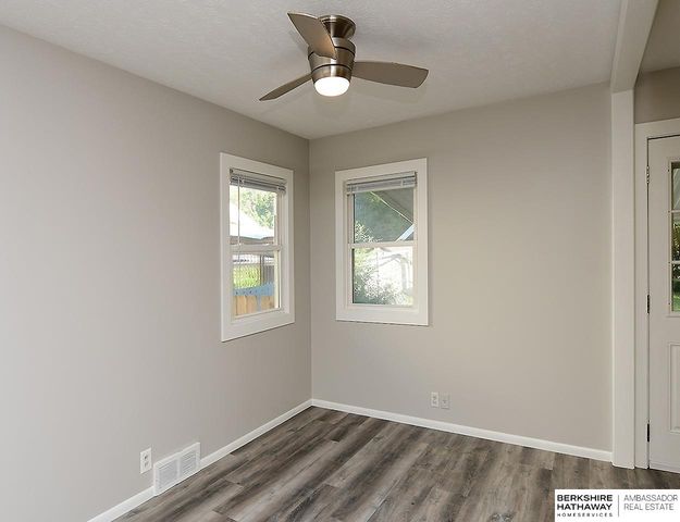 6912 Seward Street, Omaha, NE 68104