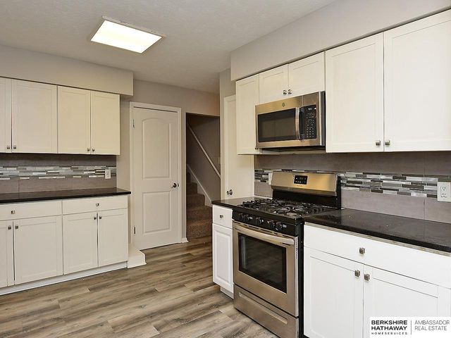 6912 Seward Street, Omaha, NE 68104