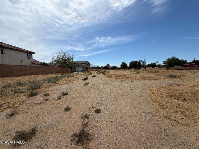 12th Ste Vic Avenue Q11 Ste, Palmdale, CA 93550