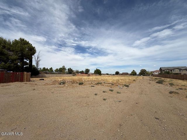 12th Ste Vic Avenue Q11 Ste, Palmdale, CA 93550