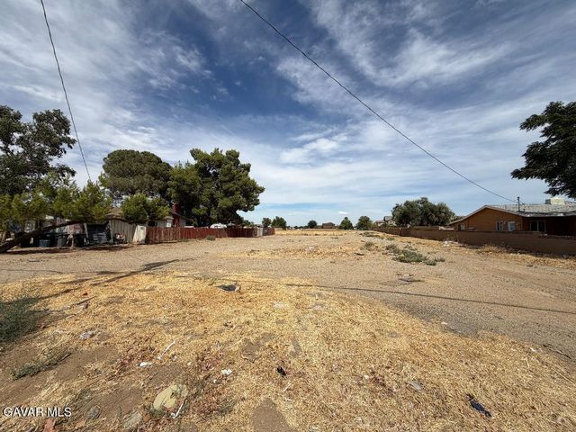 12th Ste Vic Avenue Q11 Ste, Palmdale, CA 93550