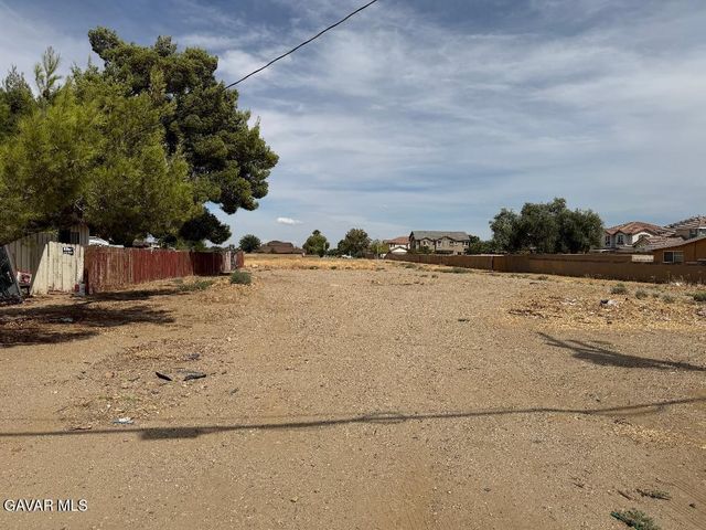 12th Ste Vic Avenue Q11 Ste, Palmdale, CA 93550