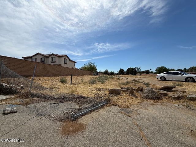 12th Ste Vic Avenue Q11 Ste, Palmdale, CA 93550