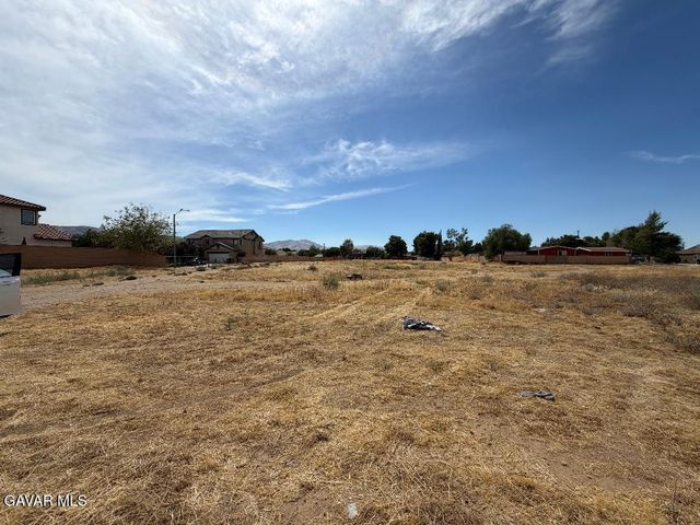 12th Ste Vic Avenue Q11 Ste, Palmdale, CA 93550