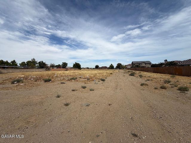 12th Ste Vic Avenue Q11 Ste, Palmdale, CA 93550