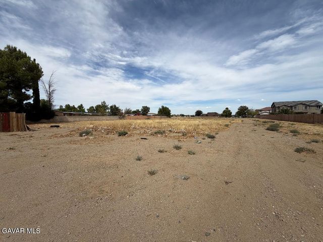 12th Ste Vic Avenue Q11 Ste, Palmdale, CA 93550