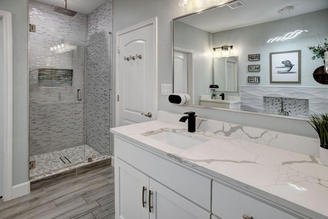 160 Nuuanu LN, Bastrop, TX 78602