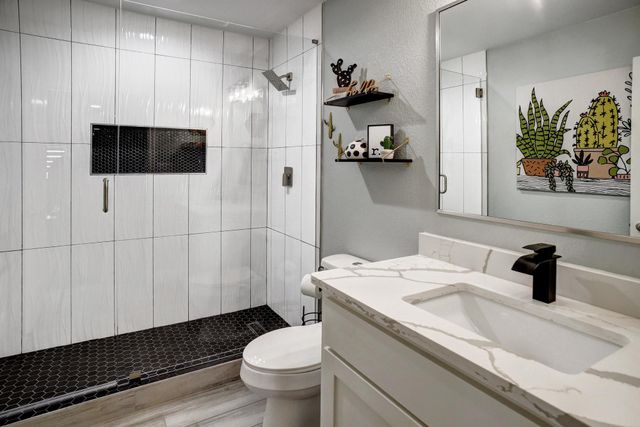 160 Nuuanu LN, Bastrop, TX 78602