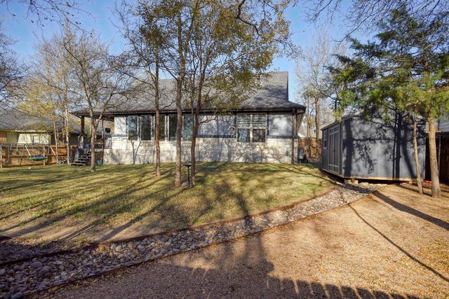 160 Nuuanu LN, Bastrop, TX 78602