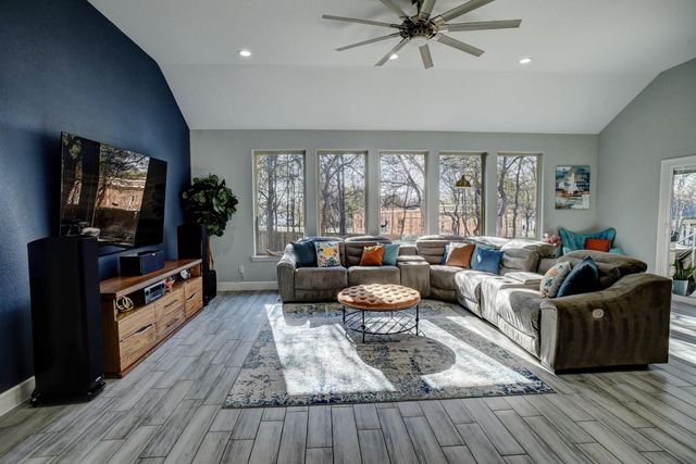 160 Nuuanu LN, Bastrop, TX 78602