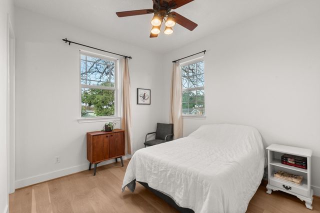 419 Brooks Street, Sugar Land, TX 77478