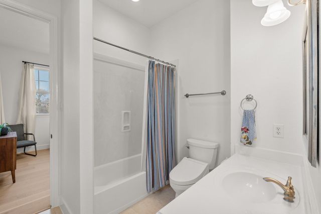 419 Brooks Street, Sugar Land, TX 77478