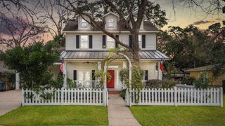 419 Brooks Street, Sugar Land, TX 77478