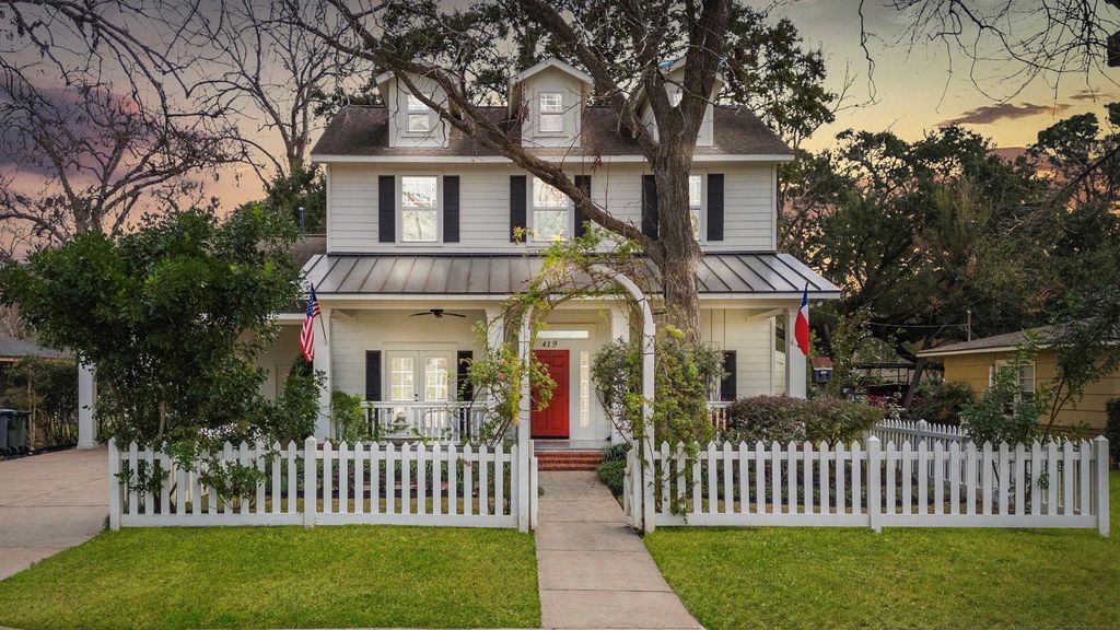 419 Brooks Street, Sugar Land, TX 77478