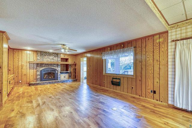 1404 10th St, Superior, WI 54880