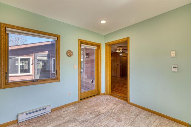 1404 10th St, Superior, WI 54880