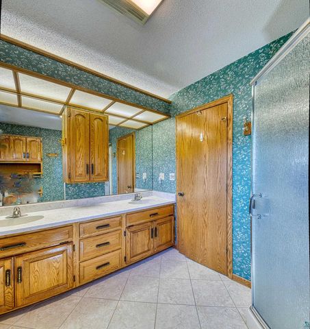 1404 10th St, Superior, WI 54880