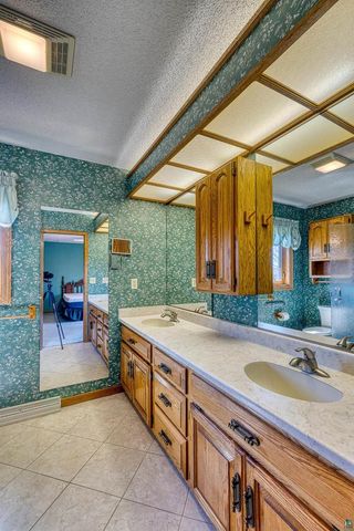 1404 10th St, Superior, WI 54880