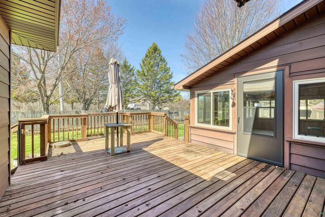 1404 10th St, Superior, WI 54880