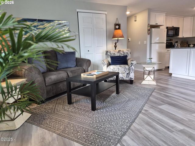 1302 Sw 63RD St, Lincoln City, OR 97367