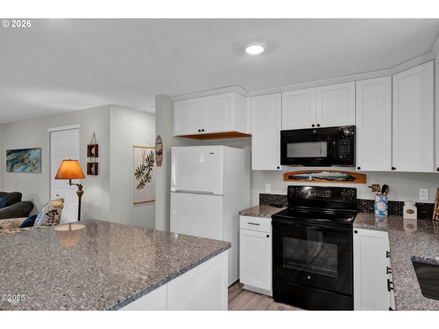 1302 Sw 63RD St, Lincoln City, OR 97367