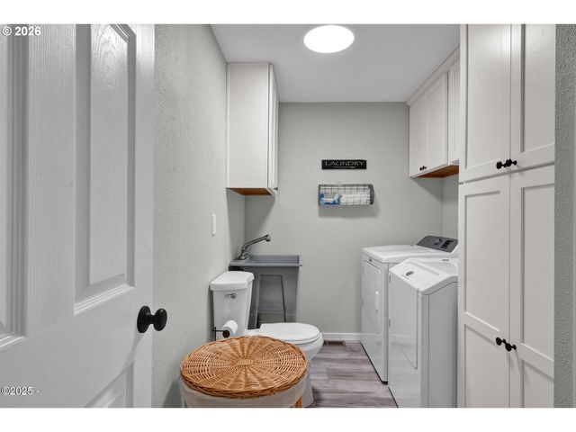 1302 Sw 63RD St, Lincoln City, OR 97367