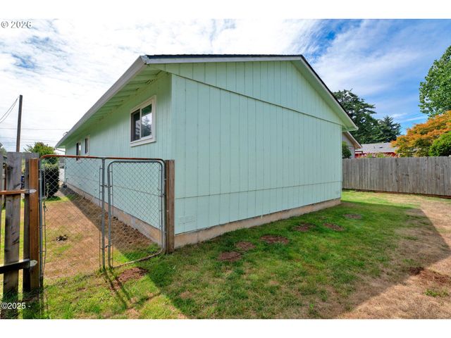 1302 Sw 63RD St, Lincoln City, OR 97367