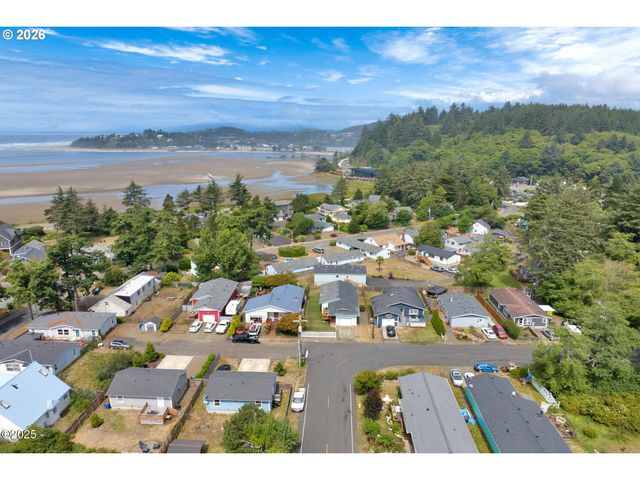 1302 Sw 63RD St, Lincoln City, OR 97367