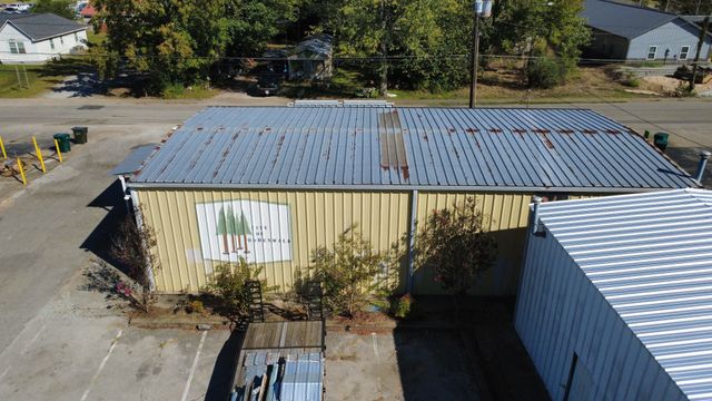 411 W Main St, Hohenwald, TN 38462