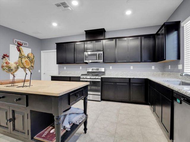 1338 Callison Way, Olivehurst, CA 95961