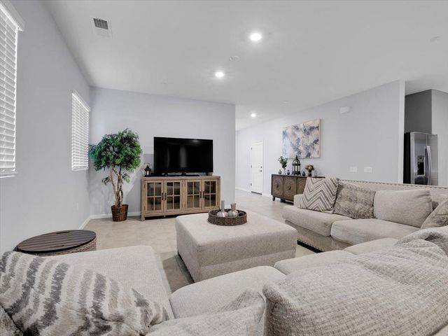 1338 Callison Way, Olivehurst, CA 95961
