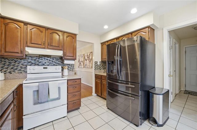 1257 Warner Hall DR, Virginia Beach, VA 23454