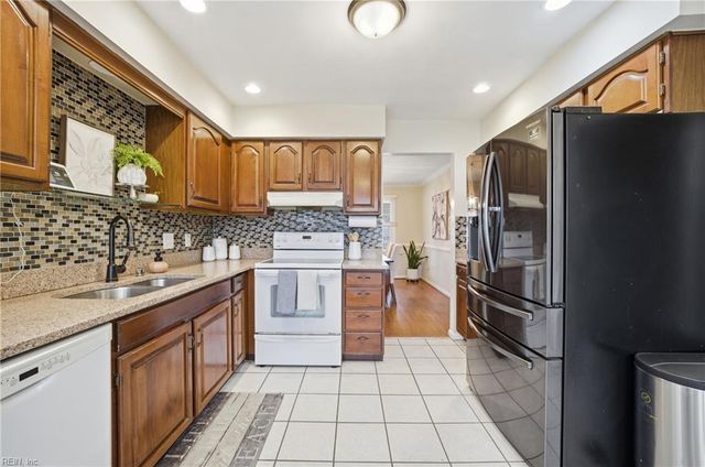 1257 Warner Hall DR, Virginia Beach, VA 23454