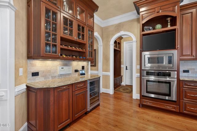 304 Pond Bluff Way, Cary, NC 27513