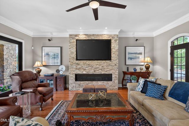 304 Pond Bluff Way, Cary, NC 27513