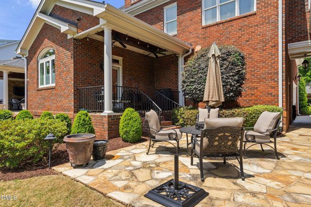 304 Pond Bluff Way, Cary, NC 27513
