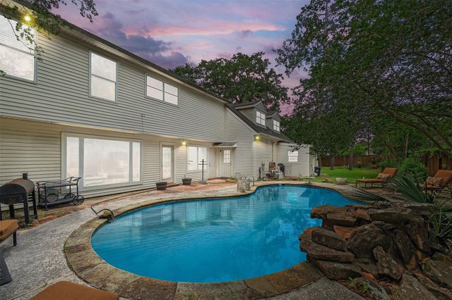 5606 Foresthaven Drive, Houston, TX 77066